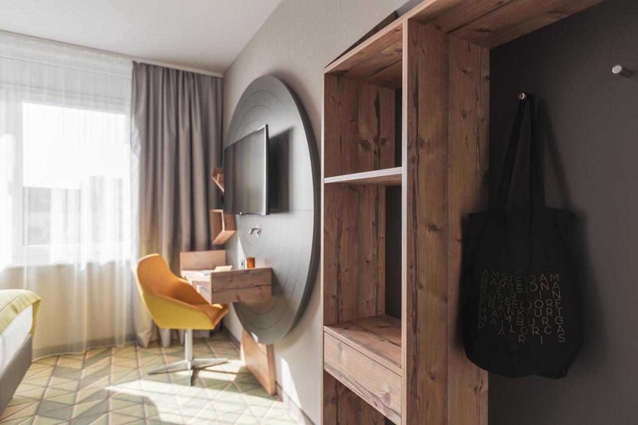 - The Niu, Mill Muelheim, An Ihg Hotel Köln